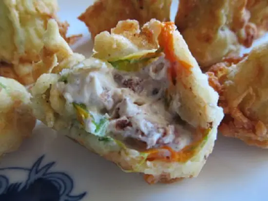 bánh hoa bí ngô với pho mát thơm ngon