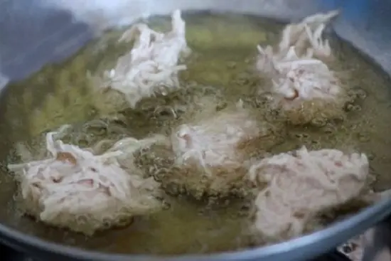chiên bánh khoai trộn thịt