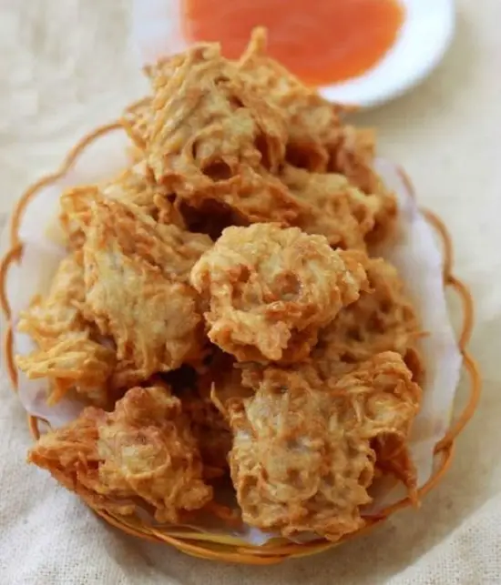 bánh khoai môn trộn thịt chiên giòn thơm ngon