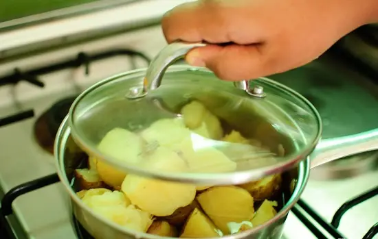 hầm nhừ khoai tây