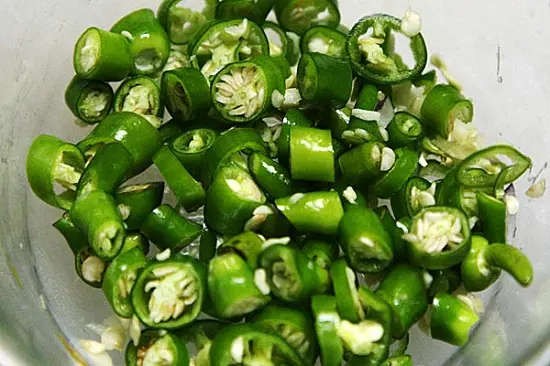 thái nhỏ ớt xanh