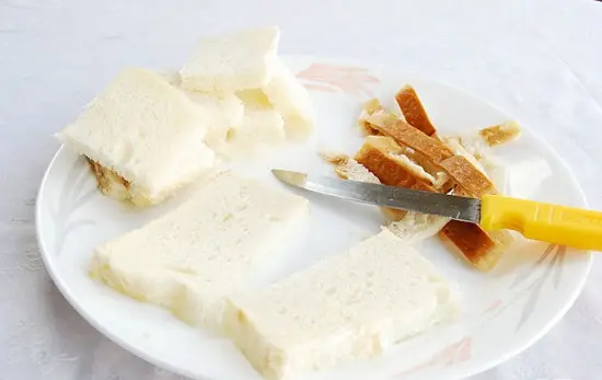 cắt bánh mì
