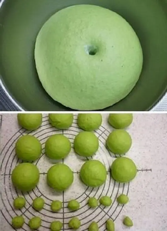 chia bột thành những viên nhỏ
