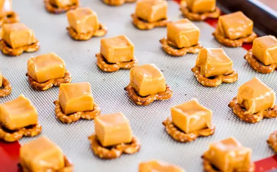 làm mềm kẹo caramel