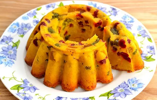 bánh rượu rum trái cây thơm ngon