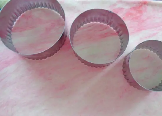 cắt bột bánh