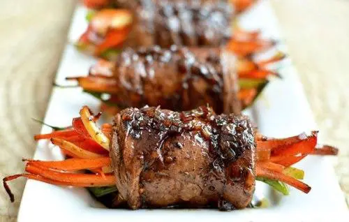 Cách làm món bò cuộn rau củ nướng áp chảo cho ngày mát trời