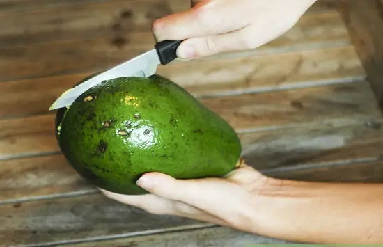 Cách làm món bơ dầm sữa thơm ngon trong 10 phút 1