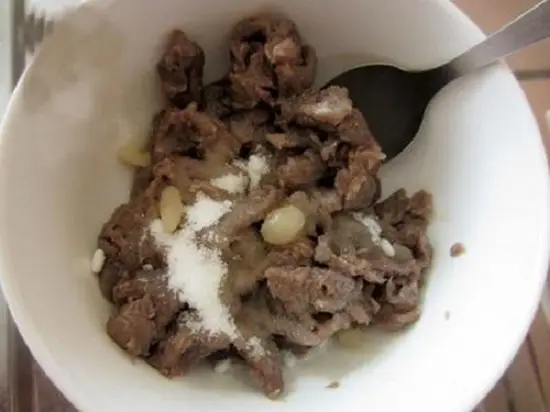 Nêm gia vị món bò tái chanh