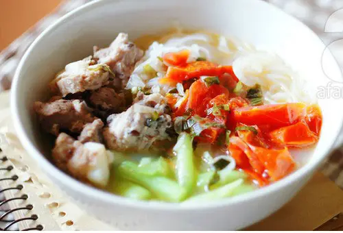 Cách làm món bún mọc sườn chua ngon đậm đà