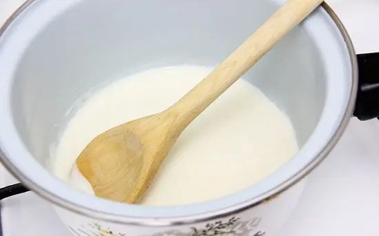 đun hỗn hợp sữa tươi