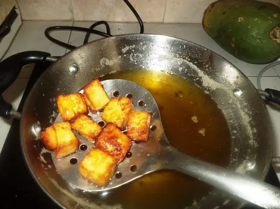 vớt đậu phụ ra ngoài