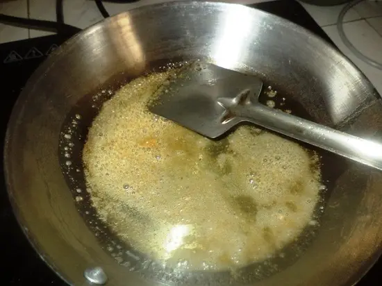 đảo đều bột asafoetida