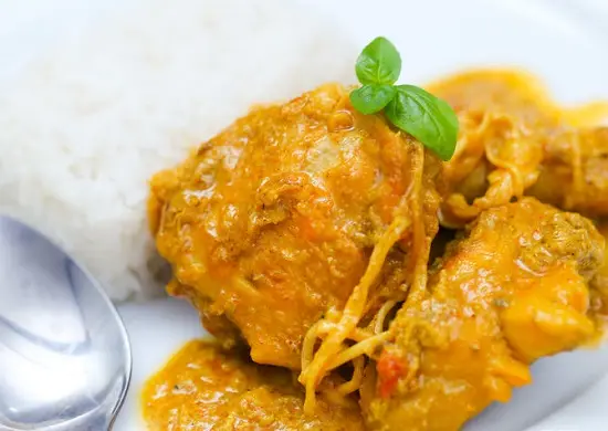 Cách làm món cà ri đỏ của Thái Lan đơn giản nhất