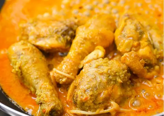 thêm thịt gà vào cà ri