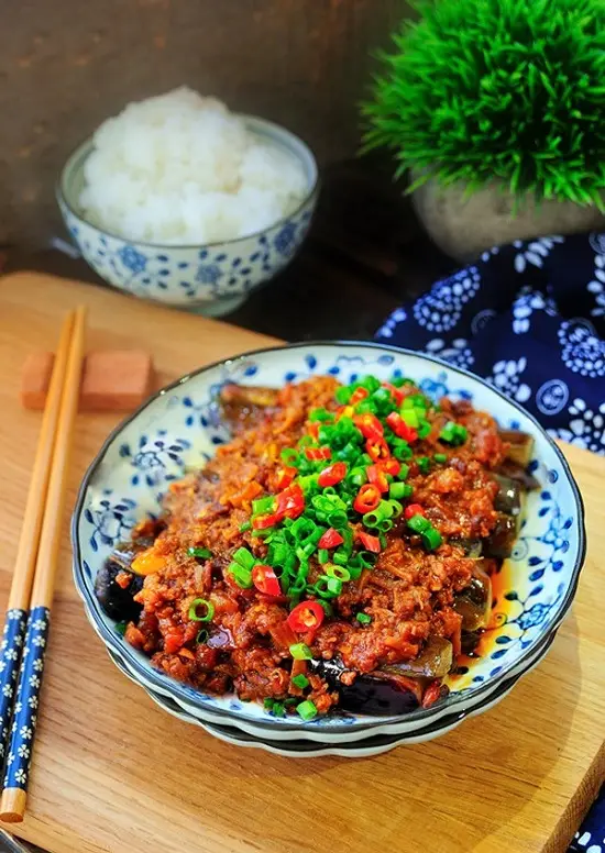 Cách làm món cà tím sốt thịt thơm ngon đậm đà