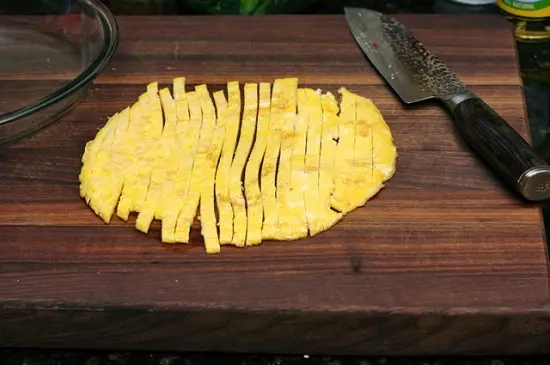 trứng chiên thái sợi