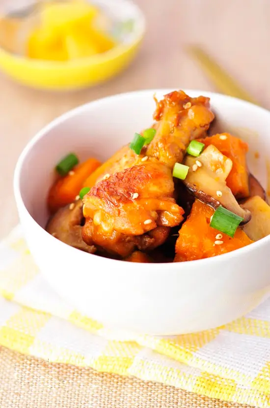 Cách làm món cánh gà om bí đỏ thơm ngon cho ngày lạnh