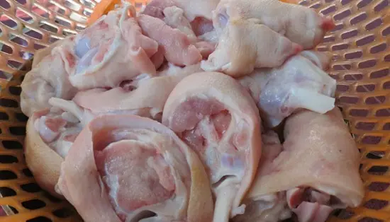 móng giò chặt miếng