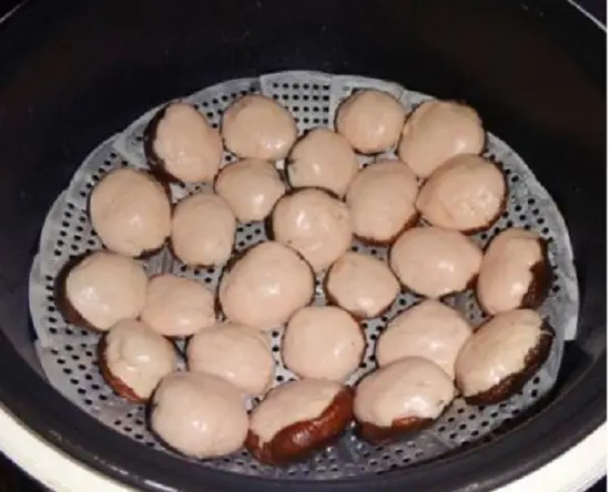 nhồi giò vào nấm hương