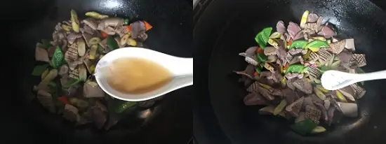 cho nước sôi vào xào