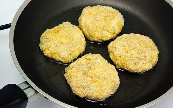 chiên chả gà nấm