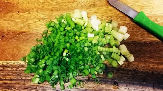 hành lá thái nhỏ