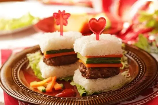 cơm kẹp thịt thơm ngon đặc biệt