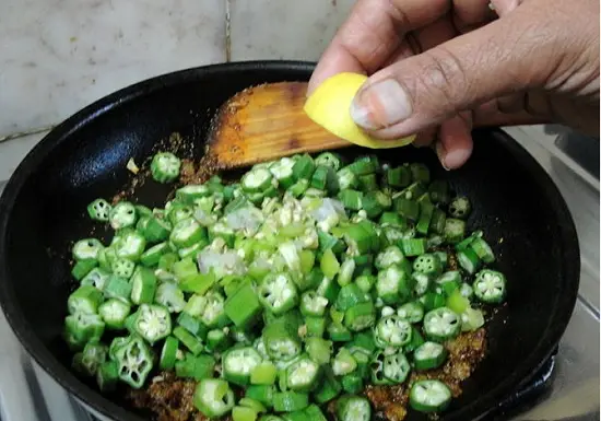 thêm nước chanh