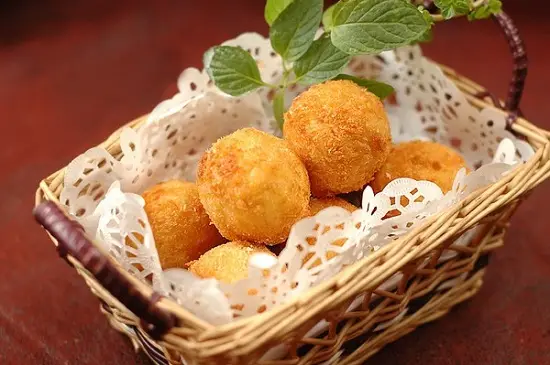 đậu phụ bọc thịt chiên thơm ngon