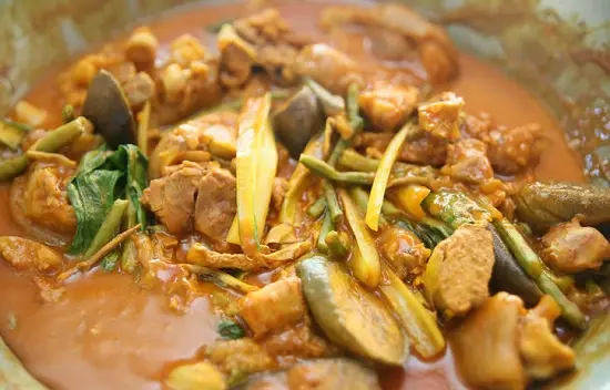 đuôi bò hầm rau củ bổ dưỡng