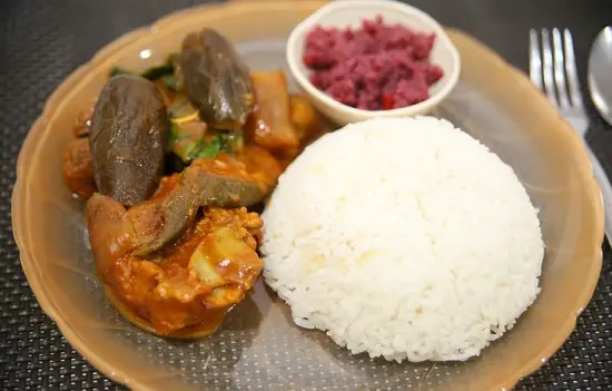 đuôi bò hầm rau củ ngon cơm
