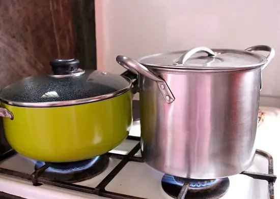 bắc nước lên bếp đun