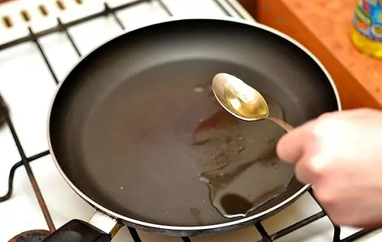 làm nóng dầu ăn
