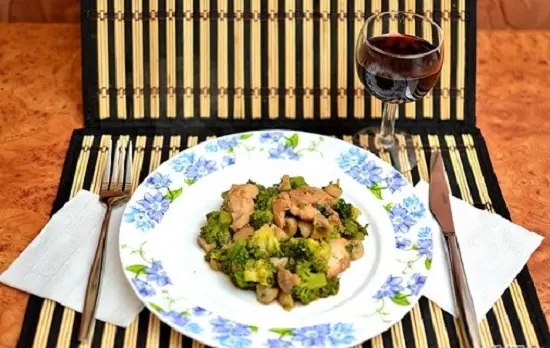 Cách làm món gà chiên sốt rau củ đơn giản