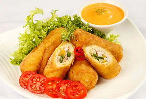 Cách làm món gà cuộn khoai chiên giòn thơm ngon lạ mắt