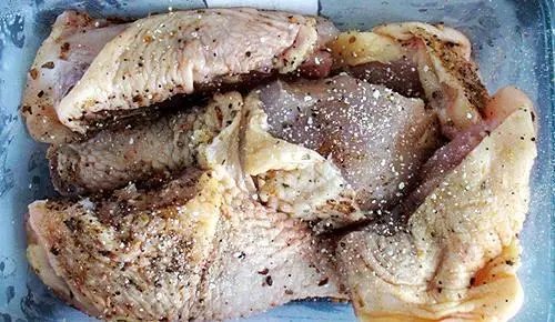 Cách làm món gà hầm hạt sen bổ dưỡng 2