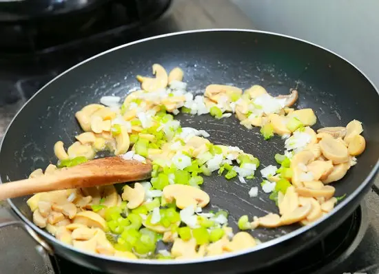 thêm rau củ