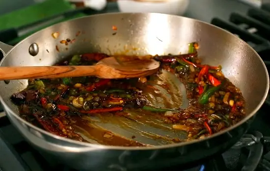 thêm nước mắm chua ngọt