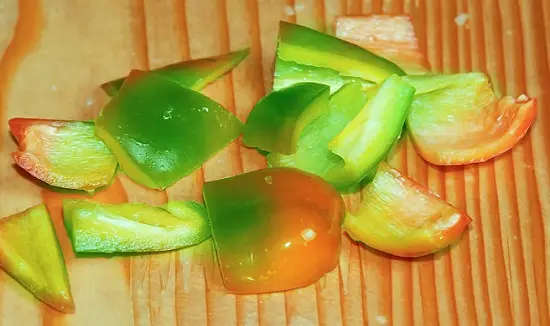 thái nhỏ ớt chuông xanh