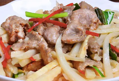 Cách làm món gỏi măng thịt bò cho bữa cơm ngày hè