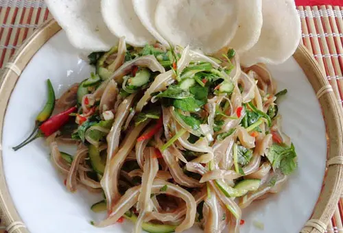 Cách làm món gỏi tai heo dưa leo giòn ngon