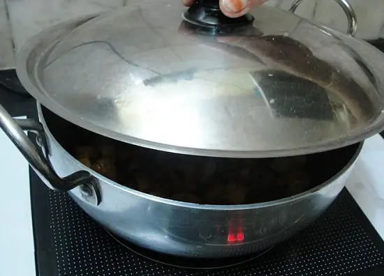 đậy kín vung nồi