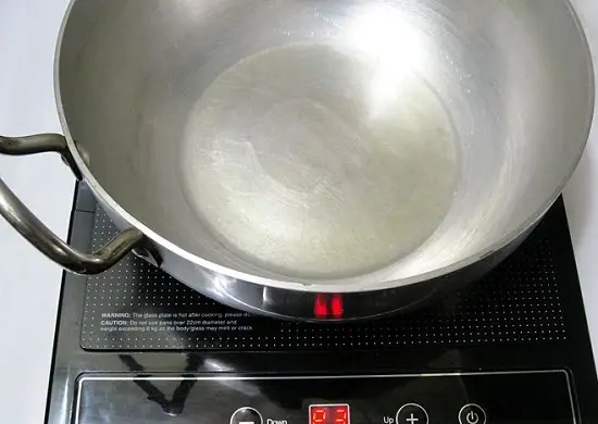 đun nóng dầu ăn