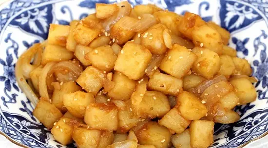 Cách làm món khoai tây om kiểu Hàn siêu ngon