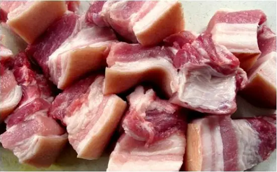 lươn om chuối xanh thái thịt ba chỉ