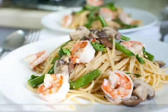 Cách làm món mỳ spaghetti xào nấm đơn giản thơm ngon