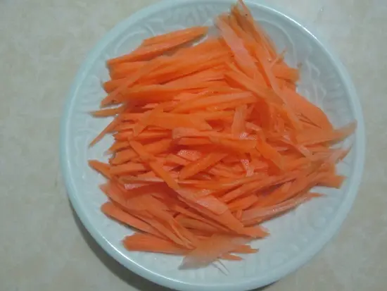 cà rốt thái sợi nhỏ