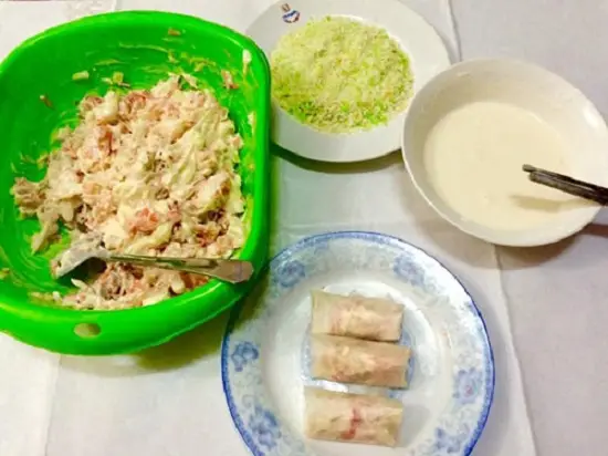 tiến hành gói nem
