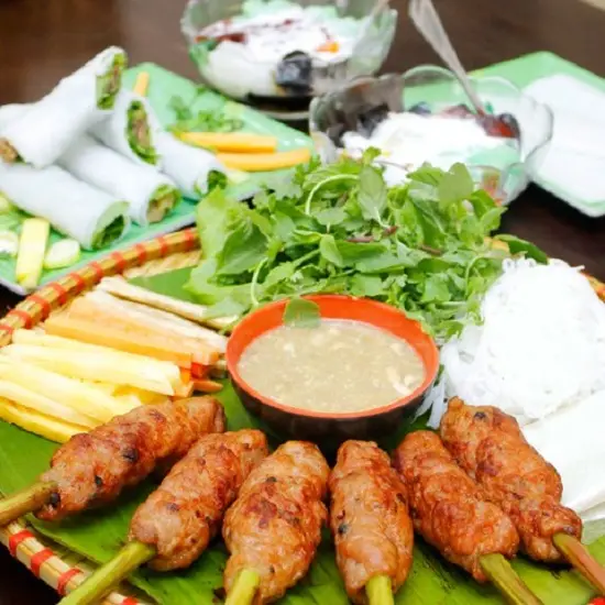 món nem lụi hấp dẫn